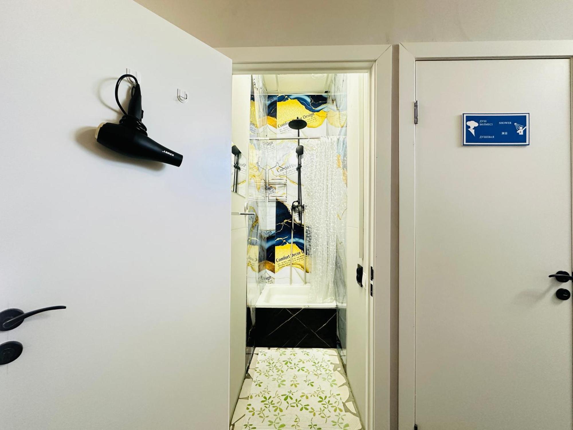 Center Capsule Hotel Almaty Exterior photo